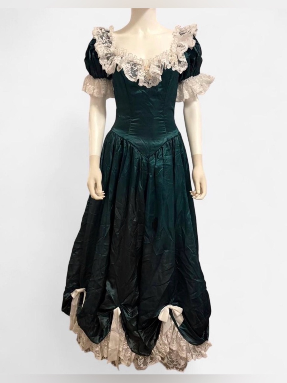 Loralie Original 1970’s Vintage southern bell / Victorian dress